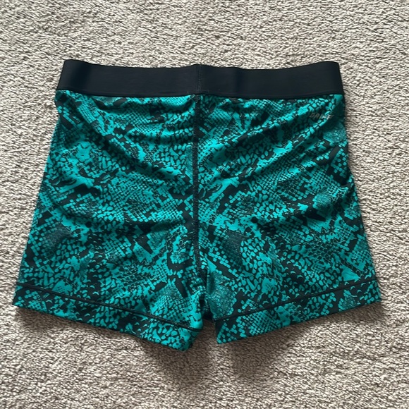 Nike Pro Shorts - Picture 2 of 2